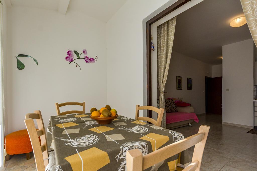 Apartment Lori Fažana Exterior foto